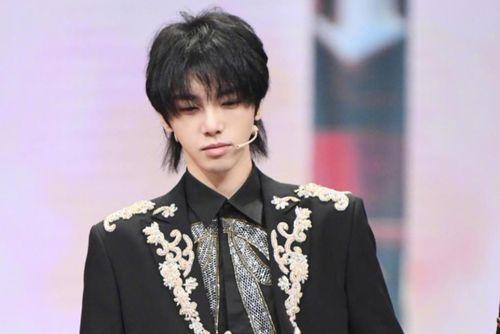 华晨宇爆料娱乐圈,独家爆料,一窥明星真实生活 第2张 华晨宇爆料娱乐圈,独家爆料,一窥明星真实生活 第2张